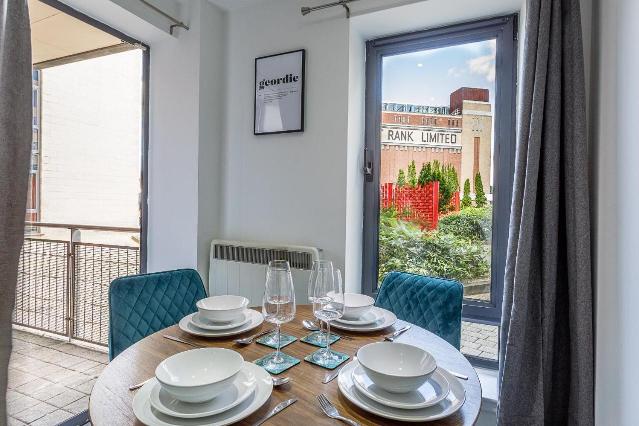 Boutique Quayside Apartment - Free Parking Нюкасъл ъпон Тайн Екстериор снимка